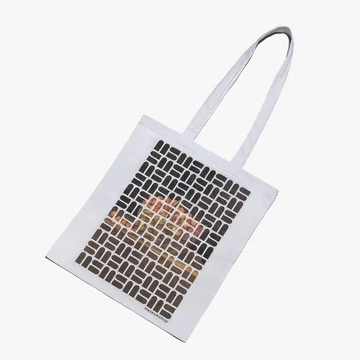 Cseresznyék fonott kosárban vászontáska - MúzeumShop logó