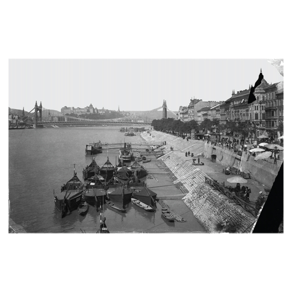 A pesti rakpart a Szabadság (Ferencz József) híd felől az Erzsébet híd felé nézve, 1905 képeslap